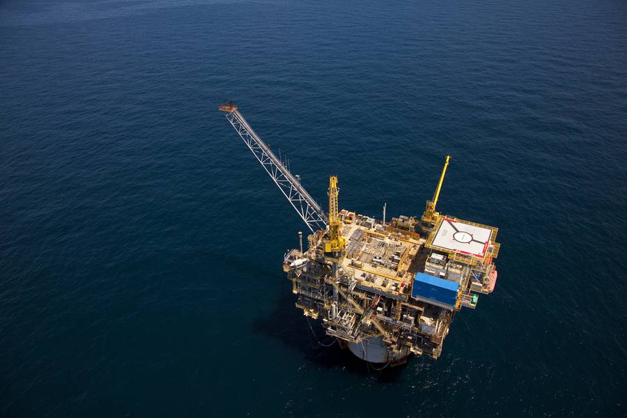 Caesar Tonga油田は憲法上のスパー浮遊生産施設に結び付けられています（Anadarko提供）