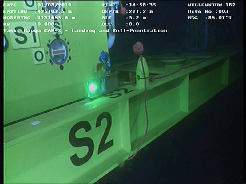 Модем LUMA использовался для передачи данных гироскопа через ROV на поверхность, чтобы помочь подводным операциям с краном. Фотография от Hydromea.