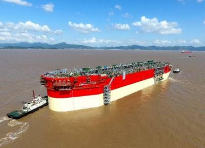Casco FPSO da Energean Power durante o lançamento em outubro de 2019 - Imagem por Energean