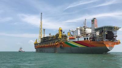 Das Phase-1-Entwicklungsprojekt von Liza nutzt das schwimmende, produktive, lagernde und entladende (FPSO) Schiff von Liza Destiny, das etwa 120 Meilen vor der Küste von Guyana festgemacht hat. Vier Unterwasser-Bohrzentren unterstützen 17 Bohrlöcher. (Foto: Hess Corp)