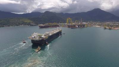 FPSO P-69是巴西近海的标准化生产船，每天可生产15万桶石油和600万立方英尺天然气。图片：壳牌
