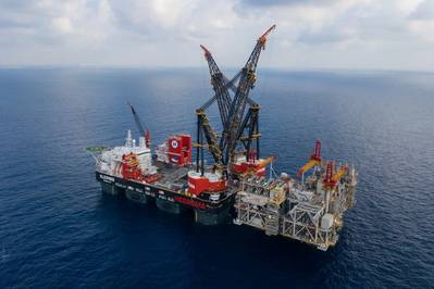 Foto de arquivo: O SSCV Sleipnir da Heerema, a maior embarcação de guindaste do mundo, instala as partes superiores do desenvolvimento Leviathan da Noble Energy em setembro (Foto: Heerema Marine Contractors)