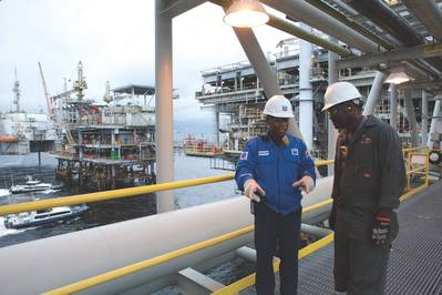 Im Jahr 2012 wurde im Rahmen der Offshore-Konzession Block 0 in Angola das viermilliardste Barrel Rohöl gefördert. Chevron ist der größte ausländische Arbeitgeber der Ölindustrie des Landes. (Foto: Chevron)