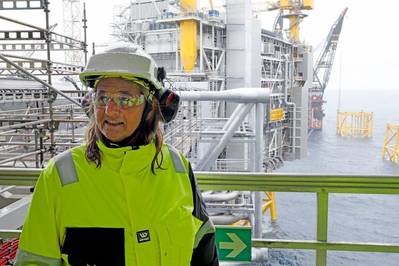 MargarethØvrum，技术，项目和钻井执行副总裁，访问Johan Sverdrup油田。照片：Arne Reidar Mortensen / Equinor