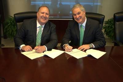 Rick Fowler, COO de LLOG y Doug Pferdehirt Presidente y CEO de TechnipFMC (Foto: LLOG)