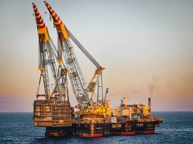 Το Saipem 7000 ανυψώνει τη μονάδα για το έργο φυσικού αερίου Bouri στα ανοικτά της Λιβύης (Πίστωση: Saipem)
