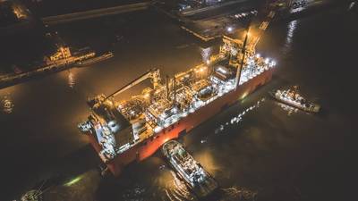 Tango FLNG partindo da China para a Argentina no final de 2018 (Fonte: EXMAR)