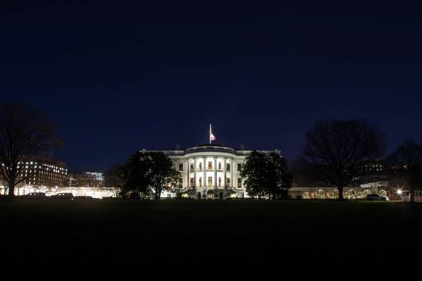 (Foto oficial de la Casa Blanca por Keegan Barber)