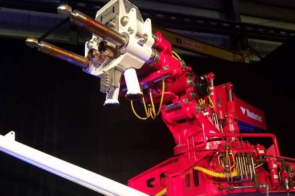 Weatherford本周在休斯敦推出了自动化管理压力钻井（MPD）立管系统。图为机器人手臂。 （照片：Jennifer Pallanich）