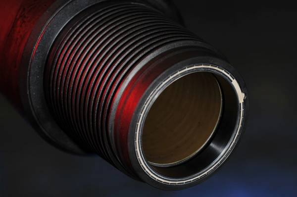 El cable dentro de la tubería de perforación permite la transferencia de datos a alta velocidad. (Foto: IntelliServ)