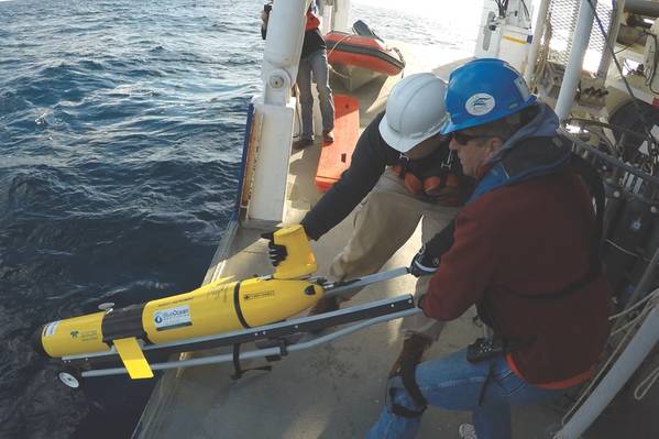 Se está desplegando un planeador Slocum propiedad de Blue Ocean Monitoring de Teledyne Webb Research para el monitoreo oceánico. (Fuente: Blue Ocean Monitoring)