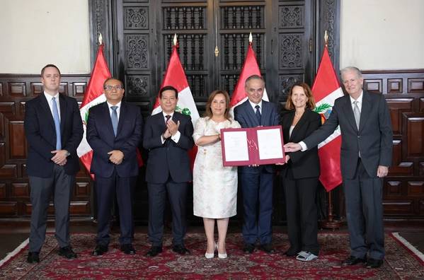 （クレジット：ペルペトロ）