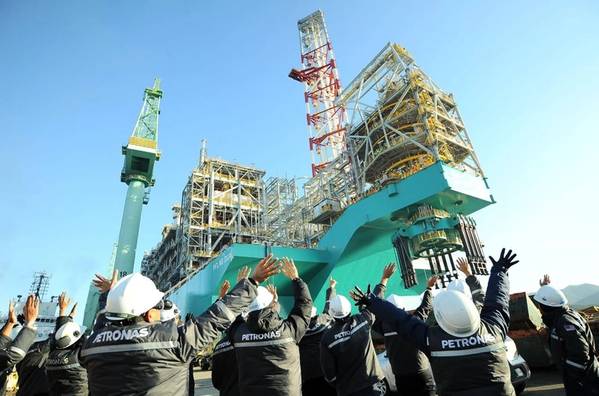 Cerimônia de vela PFLNG Dua - Imagem por Petronas