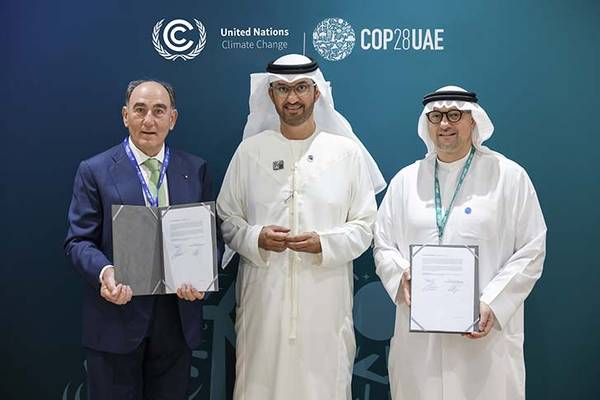 El presidente ejecutivo de Iberdrola, Ignacio Galán con Al Ramahi, consejero delegado de Masdar. (Foto: Iberdrola)