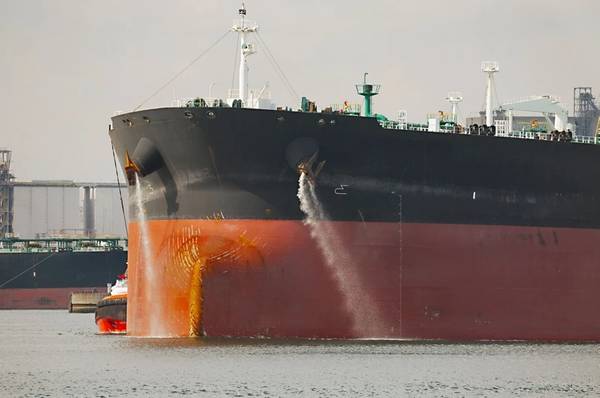 Нефтяной танкер — изображение от Gudellaphoto — AdobeStock