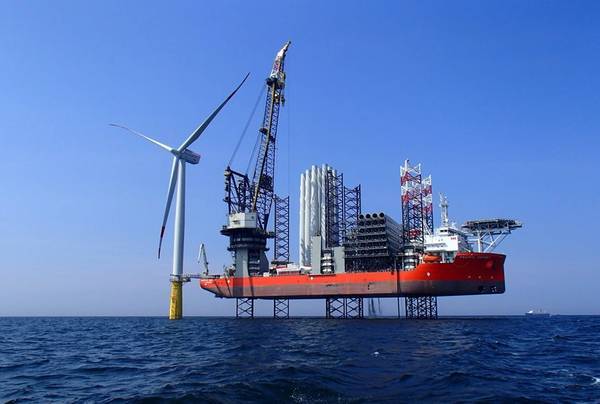 First Turbine Installed At World S First Subsidy Free Offshore Wind Farm