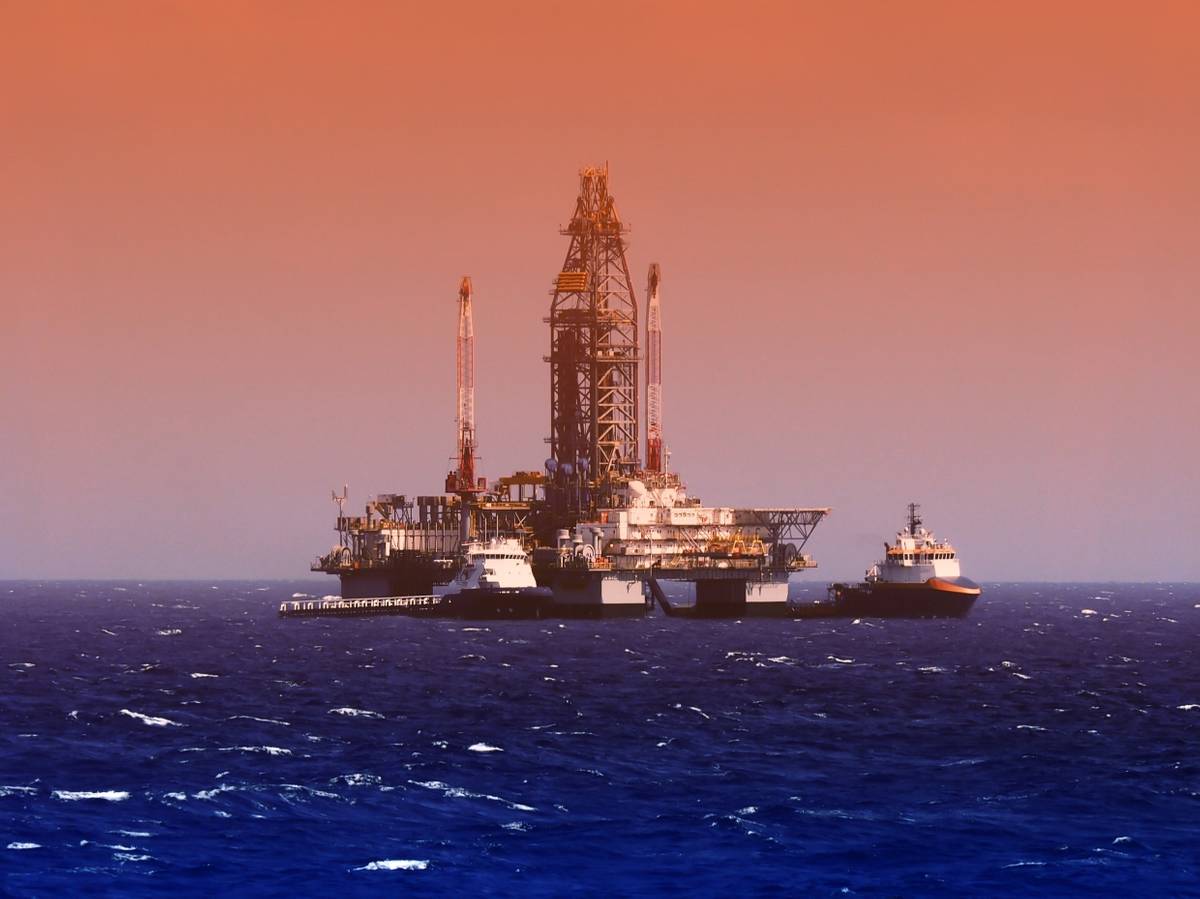 U S Judge Orders Resumption In Federal Drilling