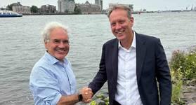 (L-R) Govert Meijer, CEO of GBM Works and Frank Koopman, Managing Director at CAPE Holland. © CAPE Holland/GBM Works