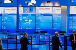 European stocks rise as oil prices fall, AI hype lifts tech