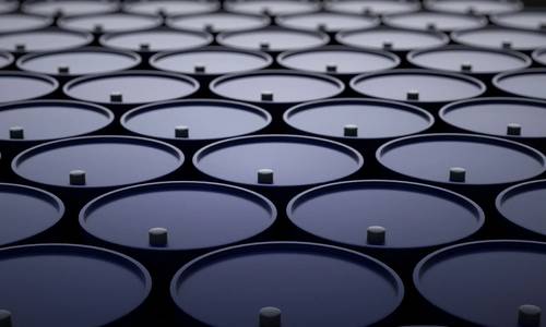 Oil Rises as Fragile Middle East Ceasefire Sustains Supply Risks