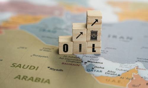 Oil Prices Fall Amid Signs of US-Iran Ceasefire Extension Deal