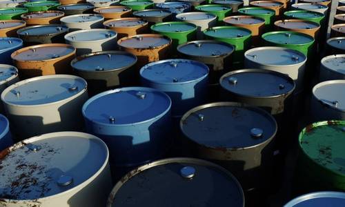 Oil Drops as Hormuz Reopening Prospects Ease Supply Concerns