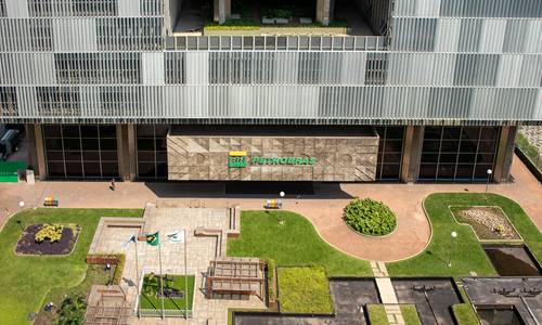 Petrobras strike-hit P-40 Platform shut down after gas leak: union