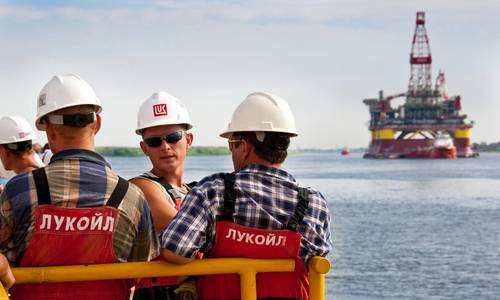 Russia's Lukoil Takes Up Gunvor’s Offer for Foreign Assets