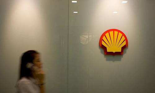 Shell Trims LNG Production Outlook Ahead of Weaker Q4 Financial Report