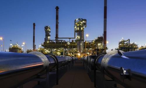 Kuwait Declares Force Majeure, Cuts Oil Output Amid Gulf War