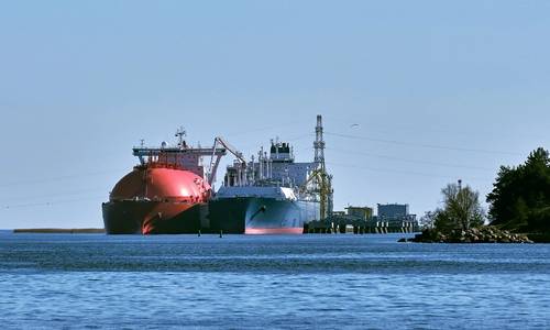 Poland Eyes Bids to Expand Floating LNG Terminal