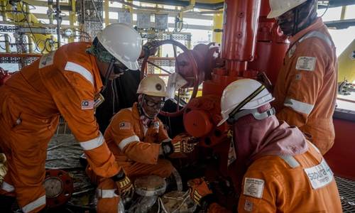 Sapura Scoops Petrobras Contract for Pan-Malaysia Offshore Services