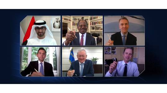 ADNOC CEO, International consortium directors, signing the mega pipeline deal. Image Credit: Snam