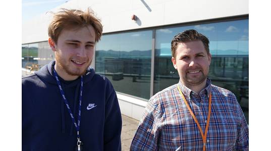 Apprentice Brage Stensen and onshore installation manager Espen Koch - ©Aibel