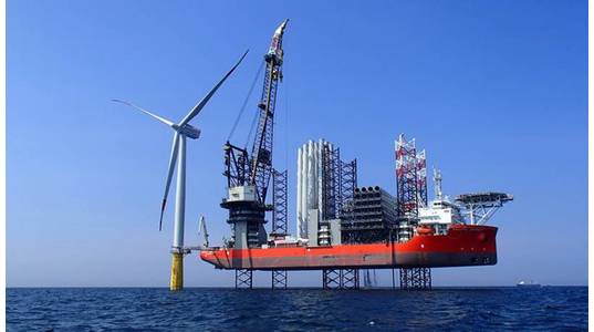 Cadeler “O-class” Windfarm Installation Vessel (WIV) (Credit: KenzFigee)