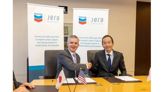 Chris Powers, Vice President of Carbon Capture Utilization and Storage at Chevron, and Mr. Gaku Takagi, Executive Officer, Head of the Resource Procurement and Investment Division of JERA, sign MOU to explore carbon capture and storage projects in United States and Australia. (Photo: Chevron)
