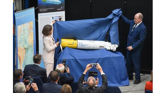 GEOMAR Director Professor Katja Matthes and H.S.H. Prince Albert II of Monaco at the christening of the AUV Albert I de Monaco. Photo: Thomas Eisenkrätzer (via GEOMAR)