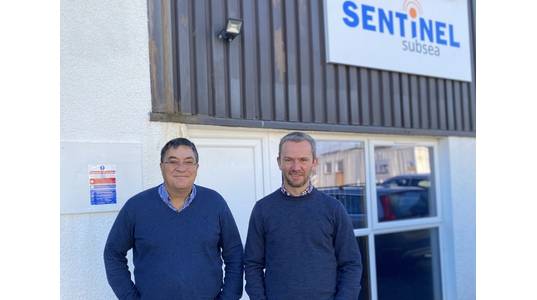 L-R: Neil Gordon, Sentinel Subsea CEO, John Duncan, Alba Equity Founder & Director / Credit: Sentinel Subsea
