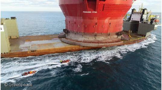 More Greenpeace activists board Shell FPSO ©Greenpece