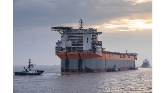 Guyana-bound: The Chinese-built Liza Unity FPSO arrives in Singapore for topsides integration. The FPSO is destined for the ExxonMobil-operated Liza field development in Guyana. (Photo: SBM Offshore)