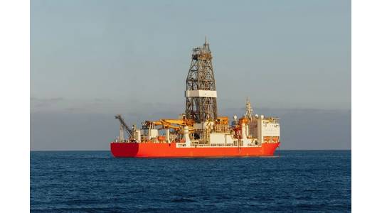 Illustration; Deepwater drillship - Image by nikkytok - AdobeStock