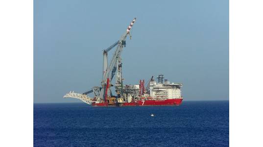 Illustration: A Subsea 7 vessel - Image by SV1XV, Ipernity - Shared under CC BY 3.0 license