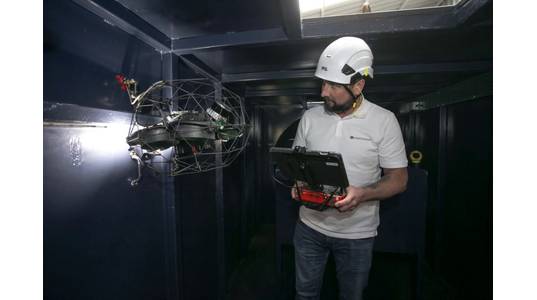 Interocean NDT Inspector Demonstrating the Elios 3 UT Drone (Credit: Interocean)