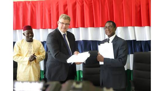 The joint operating agreement was signed by GNPC Managing Director Yaya F. Barrow and BP Africa New Countries Vice President Jonathan Evans. (Photo: GNPC)