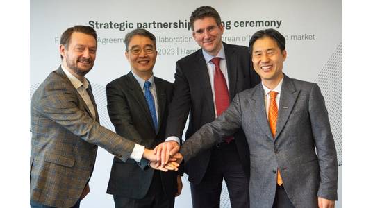

Kasper Yttesen Siemens Gamesa Head of Offshore New Markets, HongOok Park  Executive Vice President Head of Power Service Business Group Doosan Enerbility, Marc Becker CEO Siemens Gamesa offshore business, SeungWoo Sohn Senior Vice President Head of Power Service Sales & Marketing Doosan Enerbility  - ©Siemens Gamesa