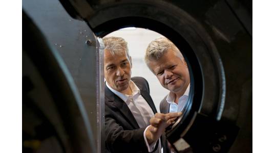 Kongsberg Ferrotech technical manager Torgeir Bræin and CEO Christopher Carlsen. Photo from Kongsberg Ferrotech.
