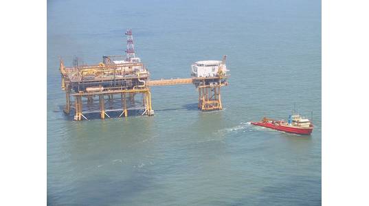 Louisiana Offshore Oil Port, Pumping Platform Complex - Credit: Edibobb - Wikimedia Commons
