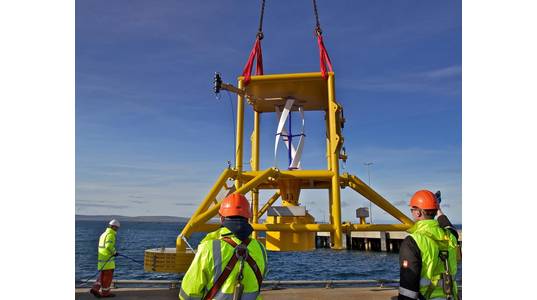 Maneuvering the Subsea Power Hub over the pier for the first system wet trial. (Photo: Nortek)