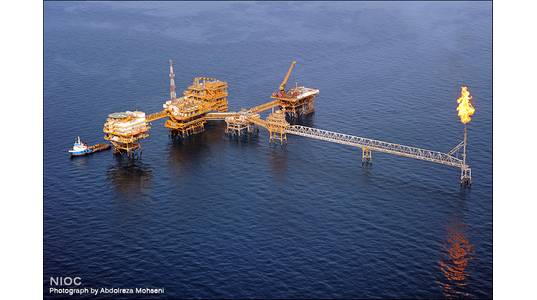 An offshore oil production complex in Iran - Credit: NIOC
