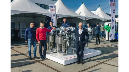 From left to right: Vincent Gerritse (DBR), Roy Campe (CMB.TECH), Arwout Verwoerd (DBR), Ron Verheul (DBR) and Mijndert Wiesenekker (Damen Shipyards Group) courtesy of CMB.TECH.
